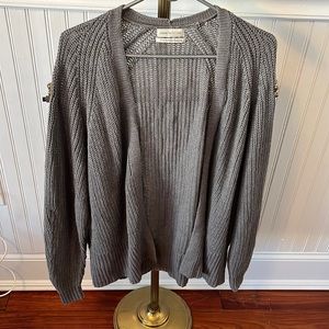Wide knit cardigan with pockets